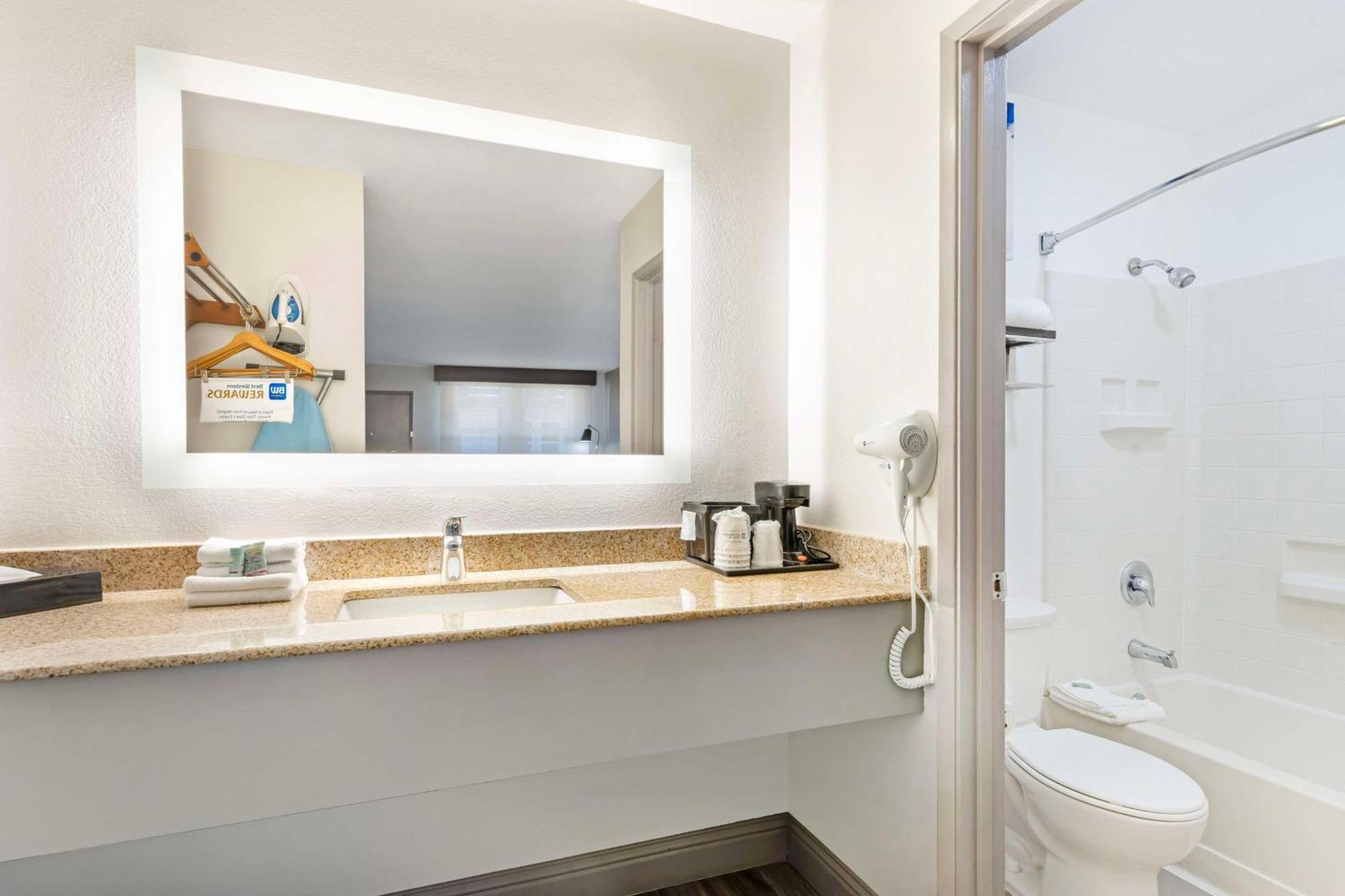 Best Western Marina State Beach Ngoại thất bức ảnh