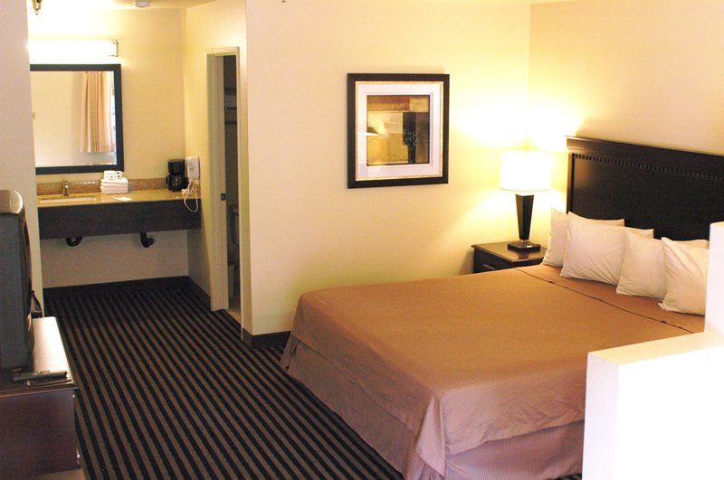 Best Western Marina State Beach Phòng bức ảnh