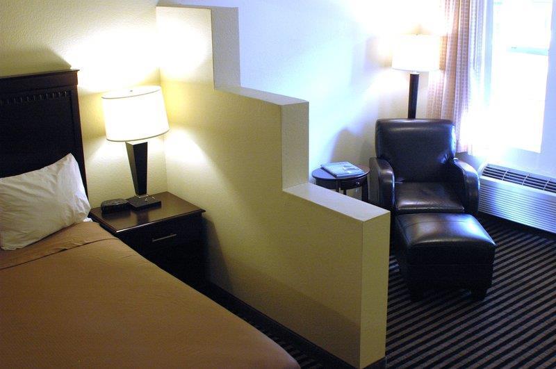 Best Western Marina State Beach Phòng bức ảnh